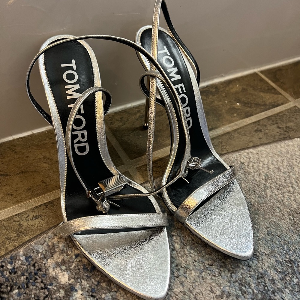 Tom Ford LAMINATED NAPPA PADLOCK POINTY NAKED SANDAL 85 MM